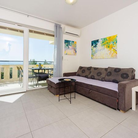 Apartments Petak Novi Dramalj Bagian luar foto