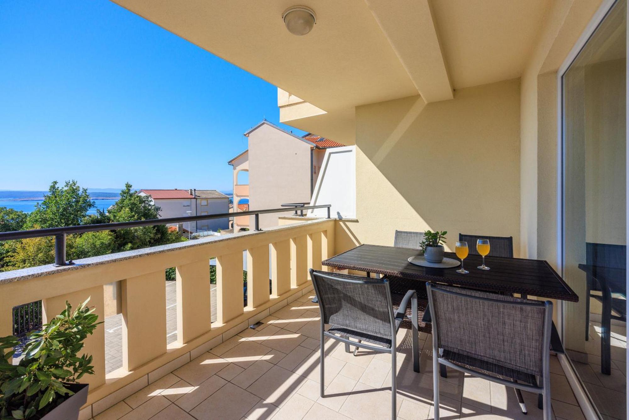 Apartments Petak Novi Dramalj Bagian luar foto