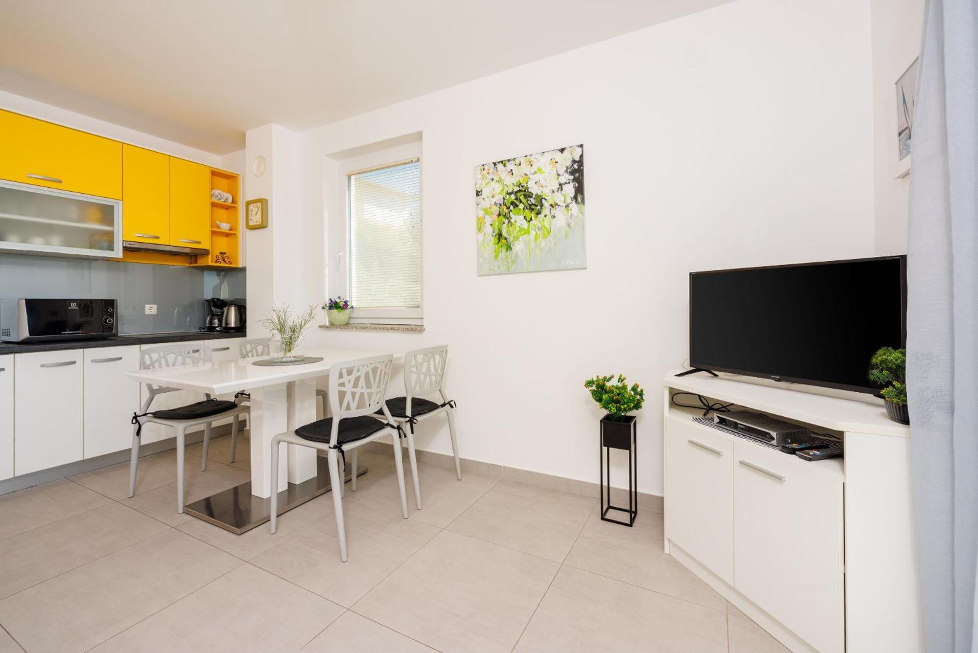 Apartments Petak Novi Dramalj Bagian luar foto